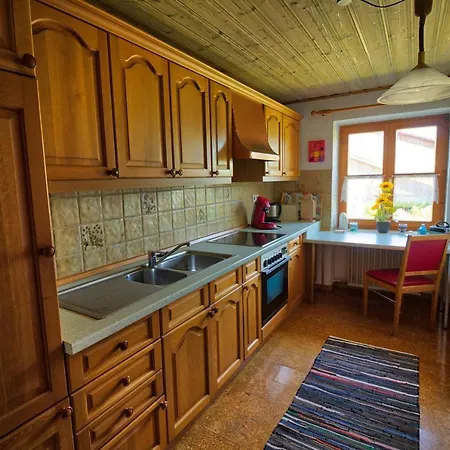 Feriensuite-auf-dem-bauernhof-fuer-2-3-personen-im-herzen-niederbayerns Apartmán *